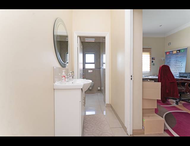 4 BEDROOM HOUSE FOR SALE IN BLUE VALLEY GOLF ESTATE